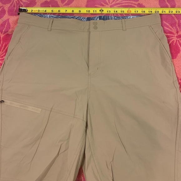 Men's Reel Life Riptide Shorts Size 2XL Security Pocket Water Resistant NWT
Tan - Picture 3 of 5